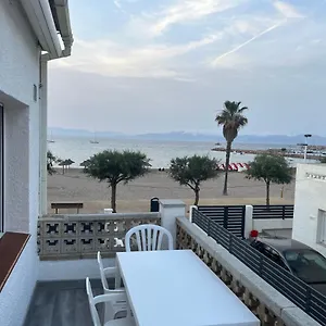 Apartamento En La Playa. Free Parking. Free Wifi L' Escala